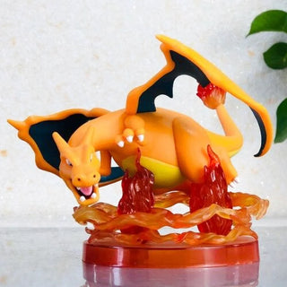 Figurine Pokemon Dracaufeu Attaque Lance Flammes